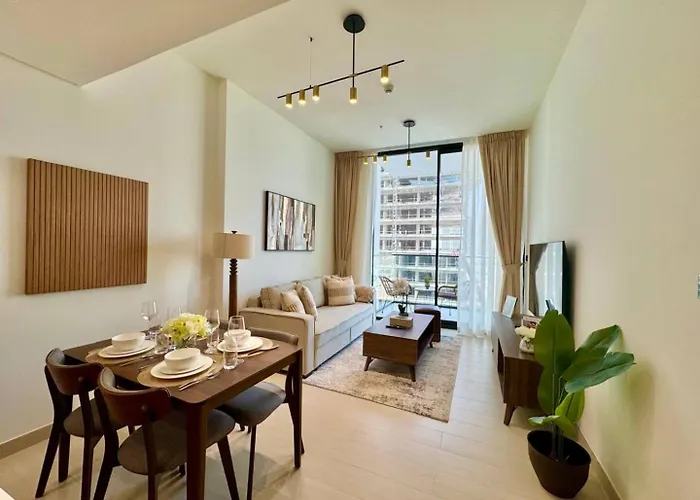 Cozy 1Br Wood & Beige Retreat In Jvc