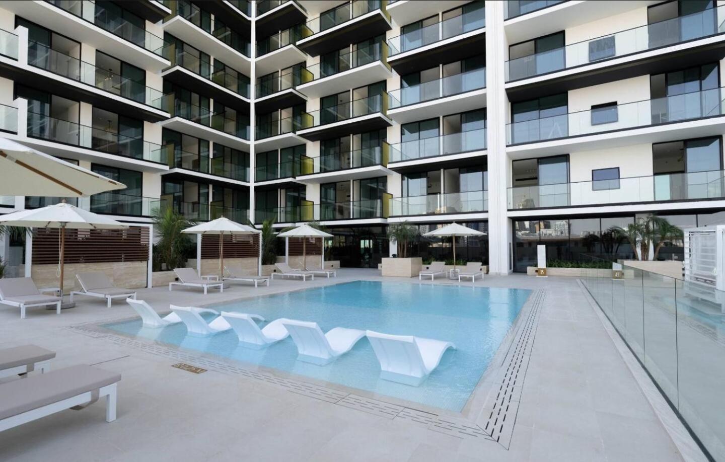 Apartment Cozy 1br Wood & Beige Retreat In Jvc
