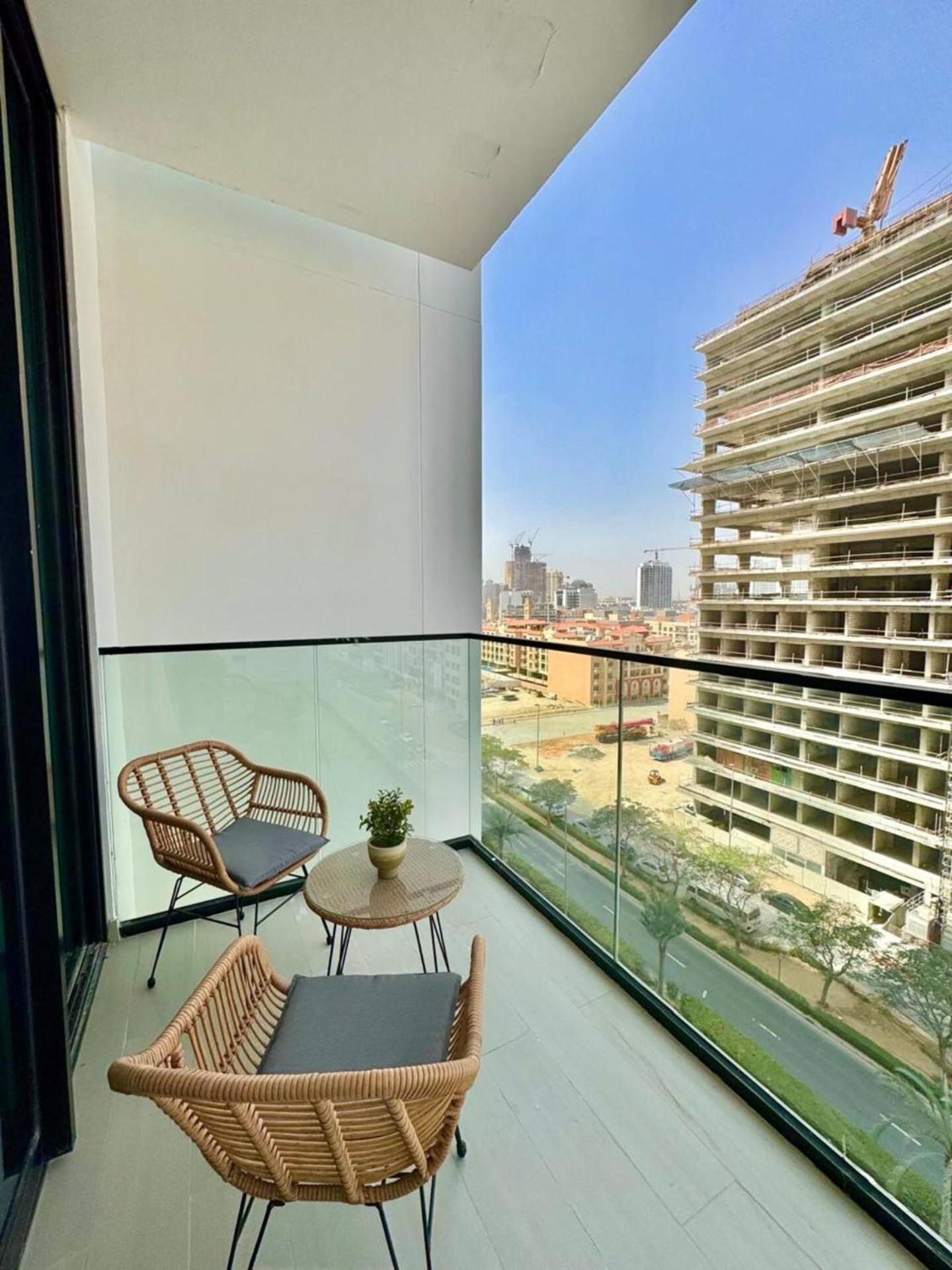 Cozy 1br Wood & Beige Retreat In Jvc Apartment